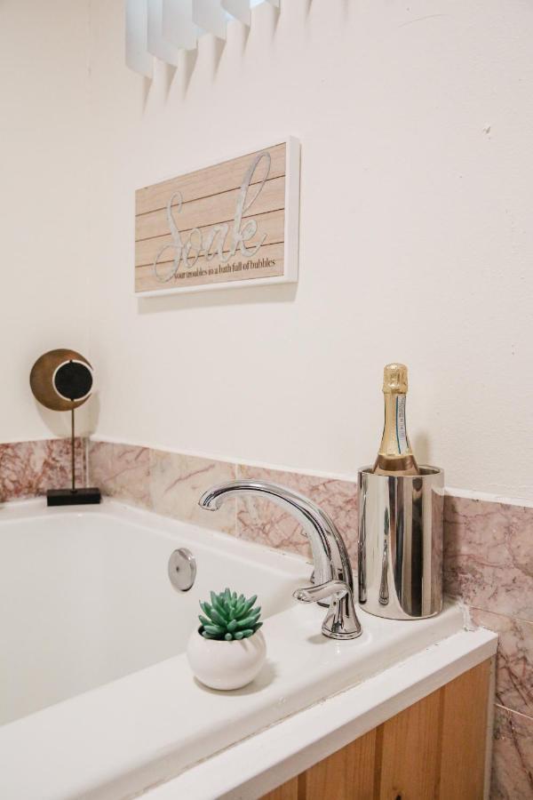 Moonlight Cottage - Your Romantic & Scenic Escape Sevierville Bagian luar foto